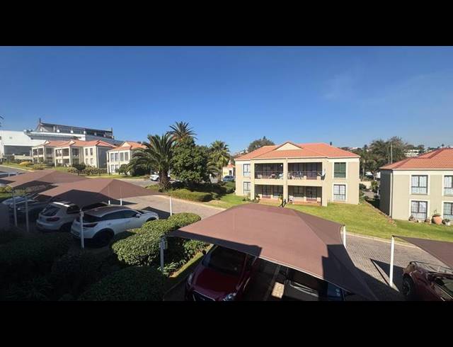 2 BEDROOM TOWNHOUSE FOR SALE IN OAKDENE